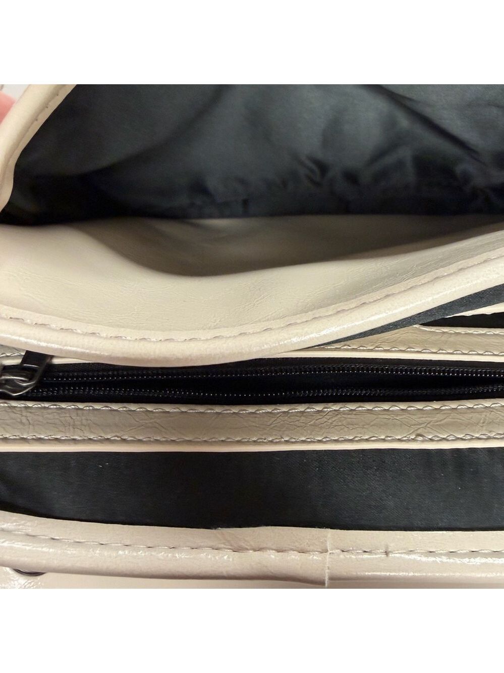 Billie Veromoa Elegant Off White Vegan Leather Satchel Bag with Silver Chain - Picture 8 of 8